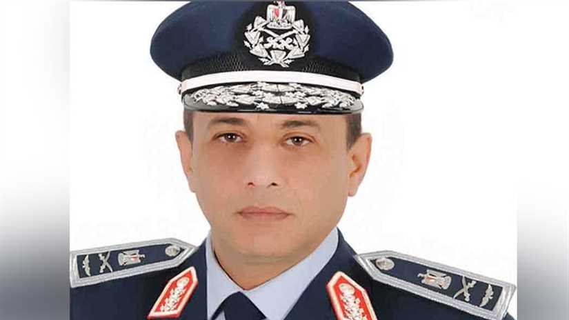 الفريق محمد عباس وزير الطيران الجديد 