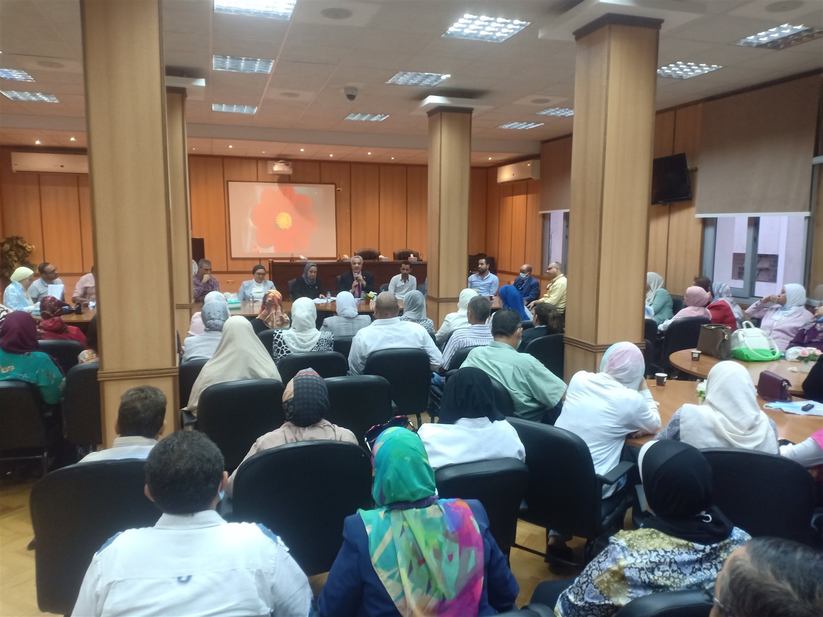 تجديد اعتماد معهد صحة الحيوان من المجلس الوطنى للاعتماد 