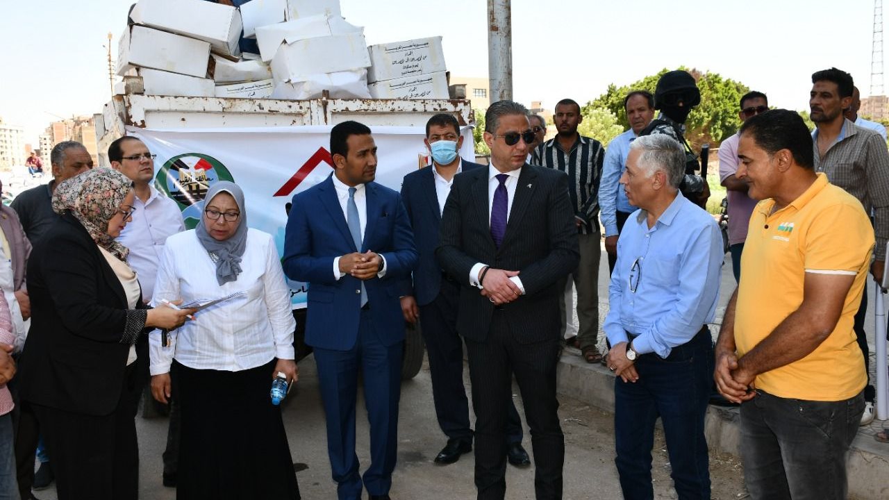 محافظ الفيوم أثناء تفقد اللحوم