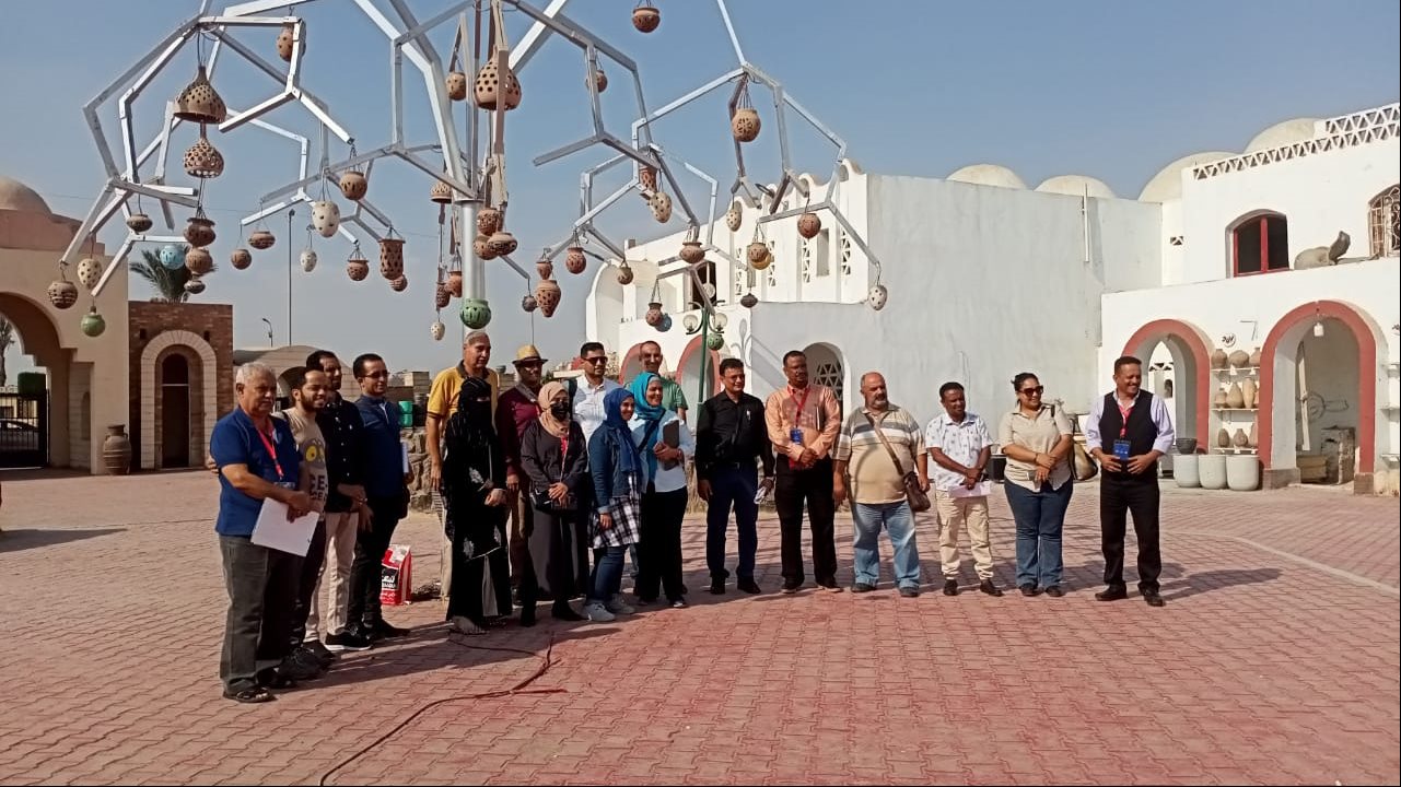 قرية الفواخير