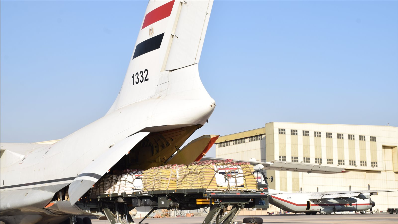 صورة من المساعدات المصرية للسوادن