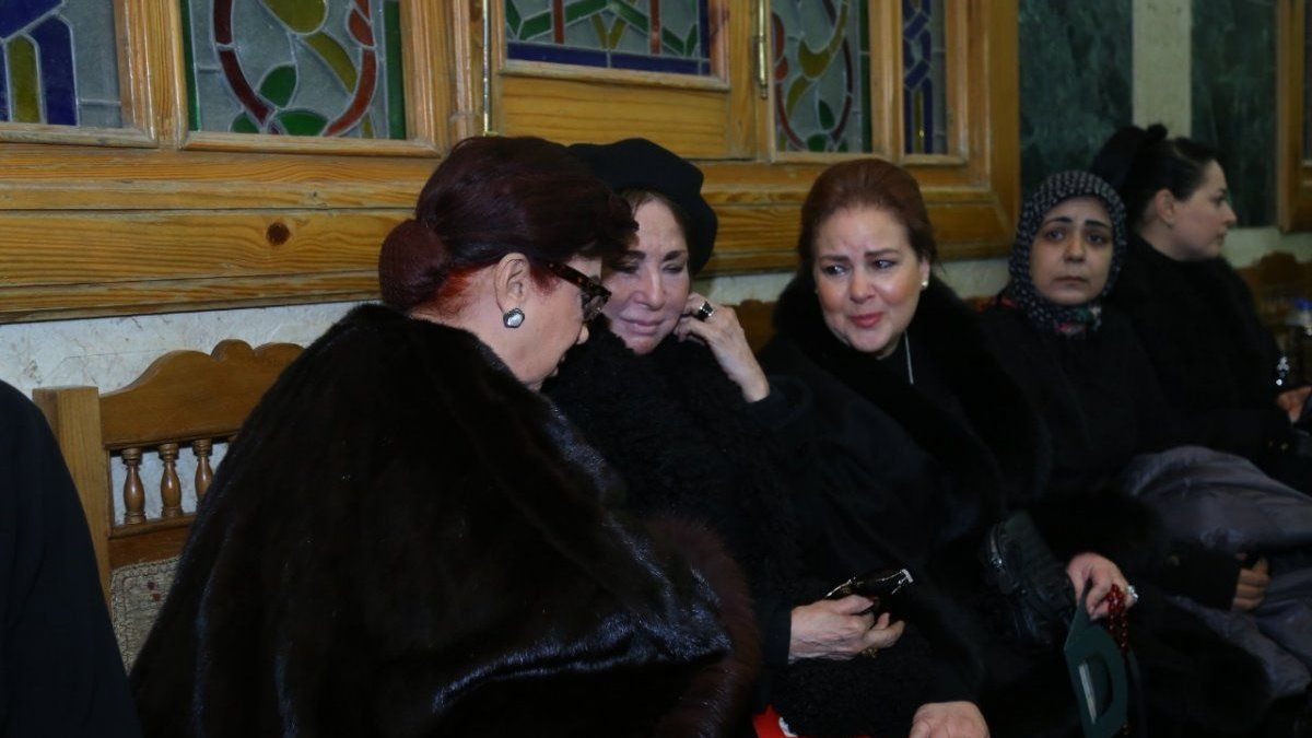 دلال عبد العزيز ولبنى