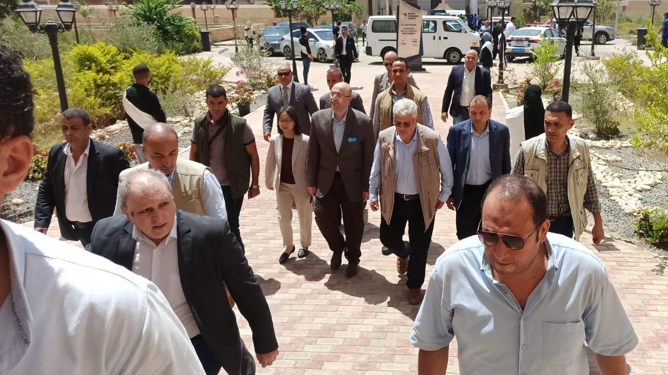 وزير التعليم العالي في زيارة الجامعة التكنولوجية ببني سويف 