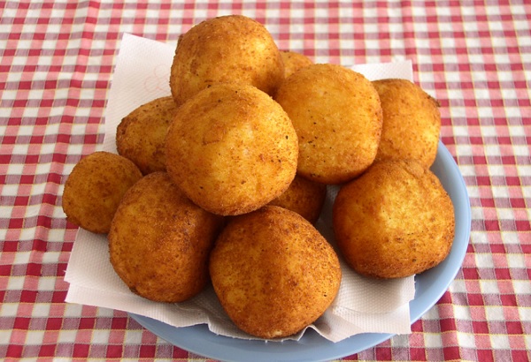 كرات الارز باللانشون