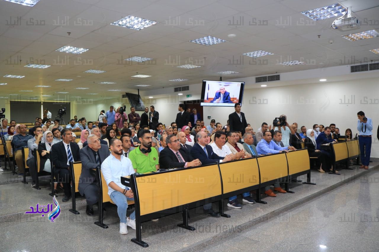 وزير التعليم العالي يتفقد كليات جامعة النهضة ببني سويف