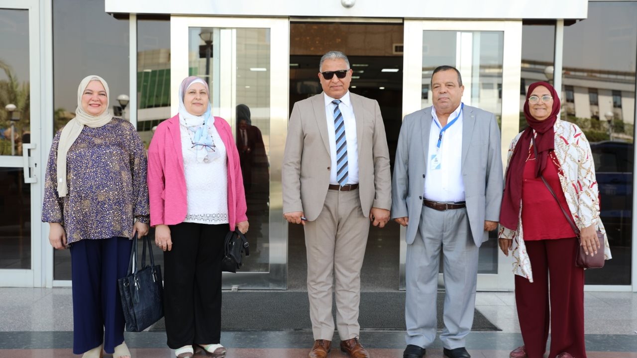 جولة تفقدية داخل كلية التمريض للطالبات جامعة الأزهر بالقاهرة