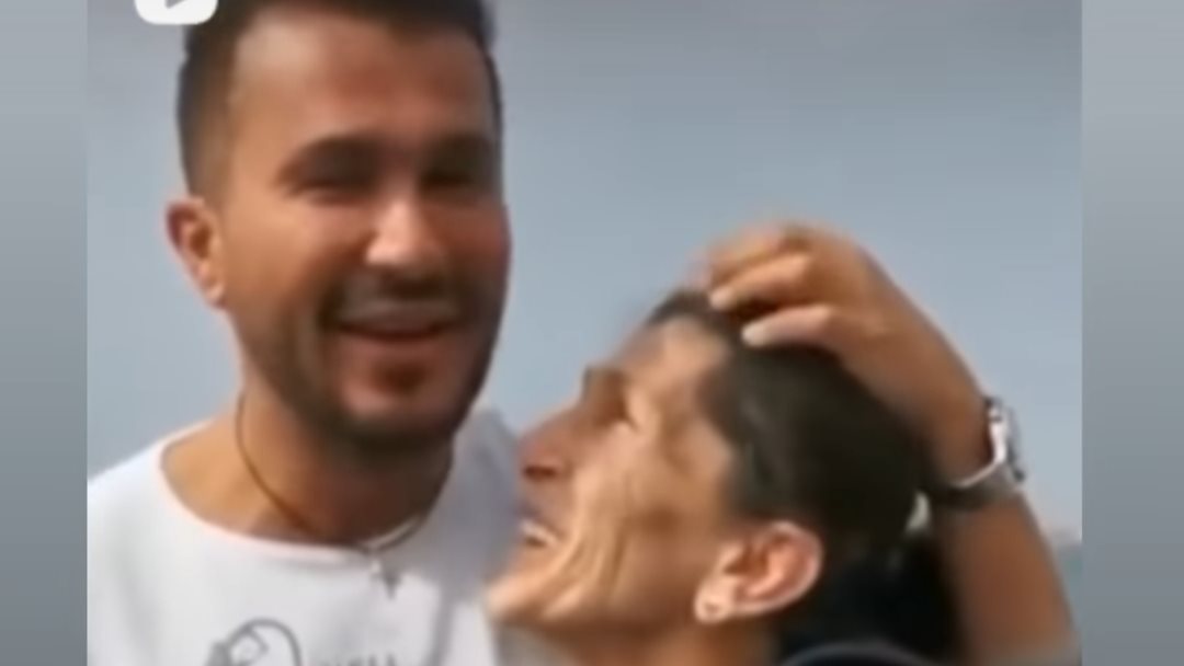 جورج الراسي مع والدته