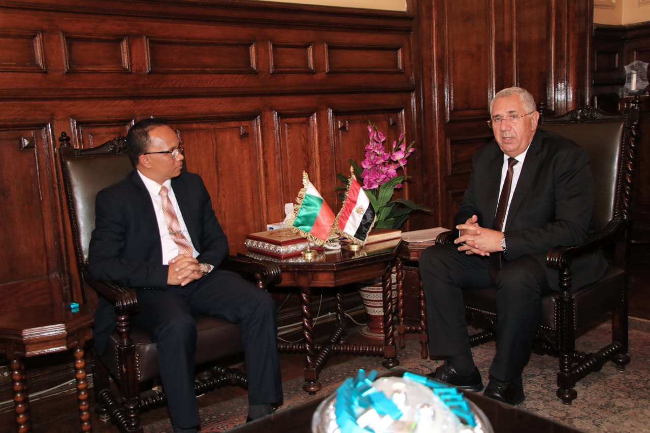 وزير الزراعة خلال اجتماعه مع وزير مدغشقر