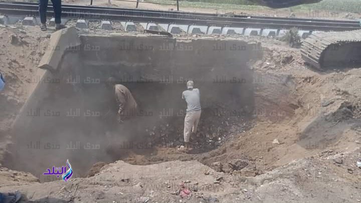 تطهير مخرات السيول بالإسماعيلية 