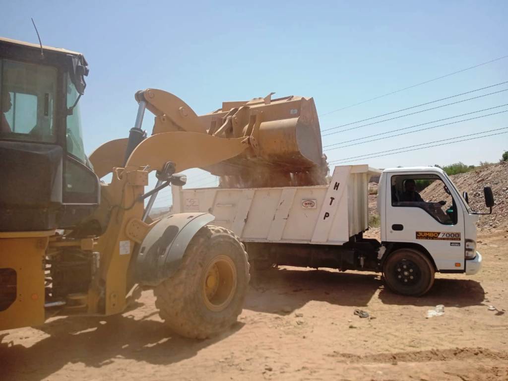 جهود إزالة التعديات والإشغالات بأسوان