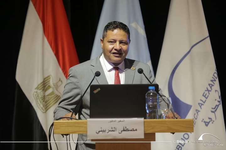 السفير مصطفى الشربيني 