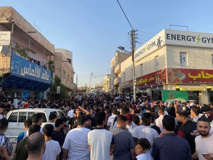 امتلاء الشوارع بزبائن مطعم سهول 