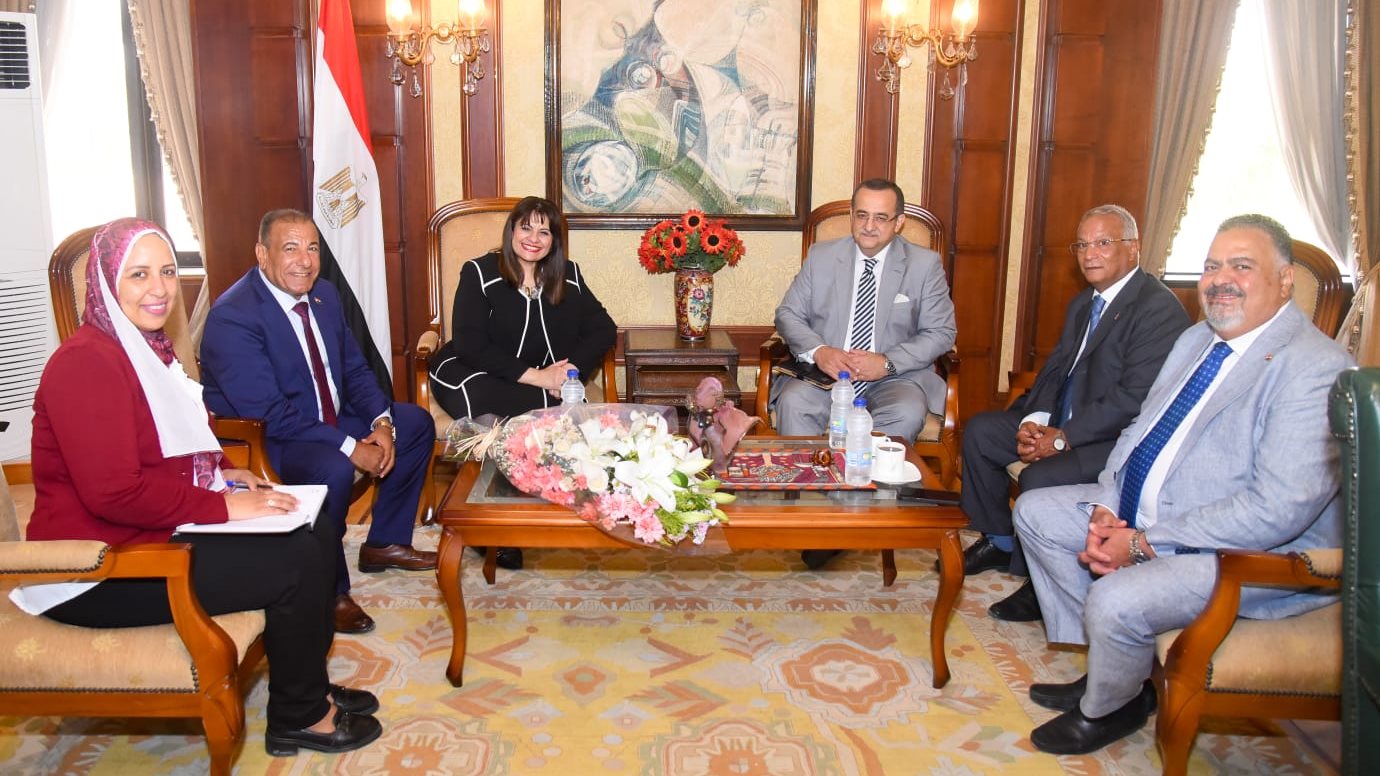 وزيرة الهجرة: نثمن بشدة دور رؤساء ورموز الجاليات