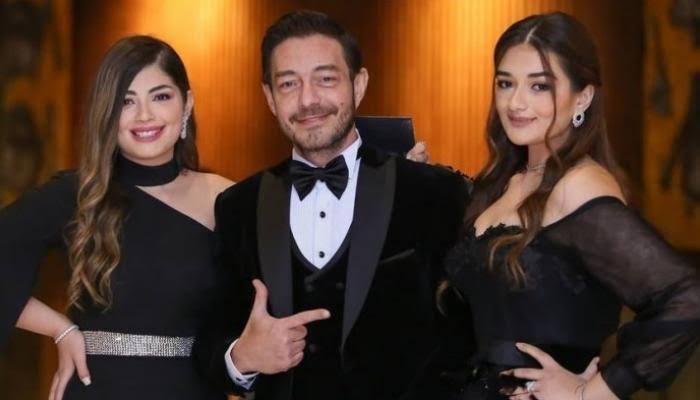 أحمد زاهر و بناته 