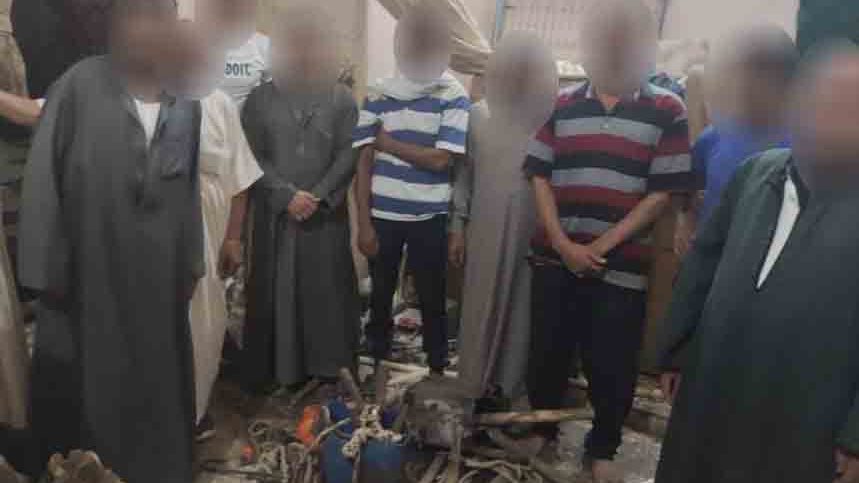 المتهمين 