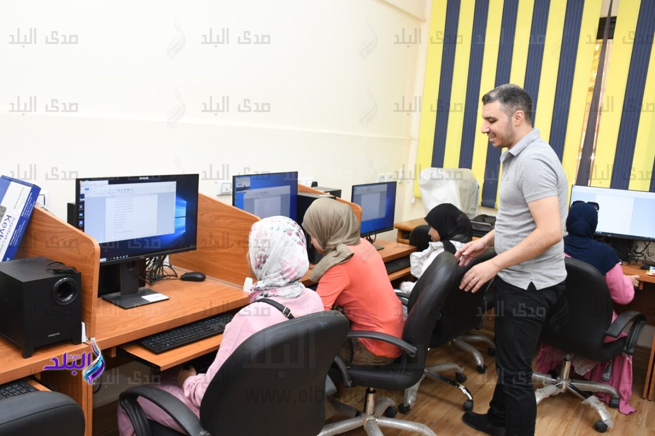 دورات تدربيه للطلاب المكفوفين المرشحين للالتحاق بجامعة عين شمس