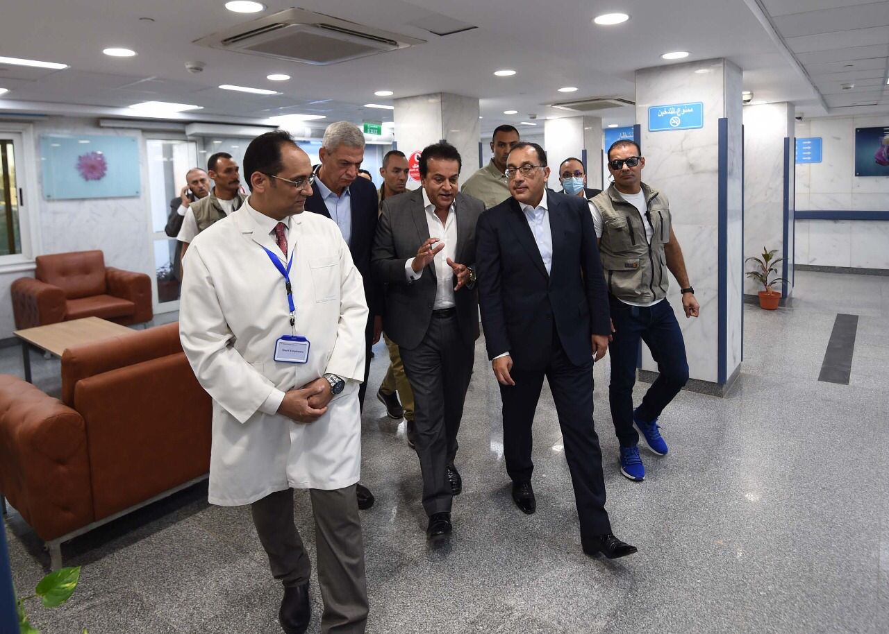 رئيس الوزراء بمستشفى العلمين 