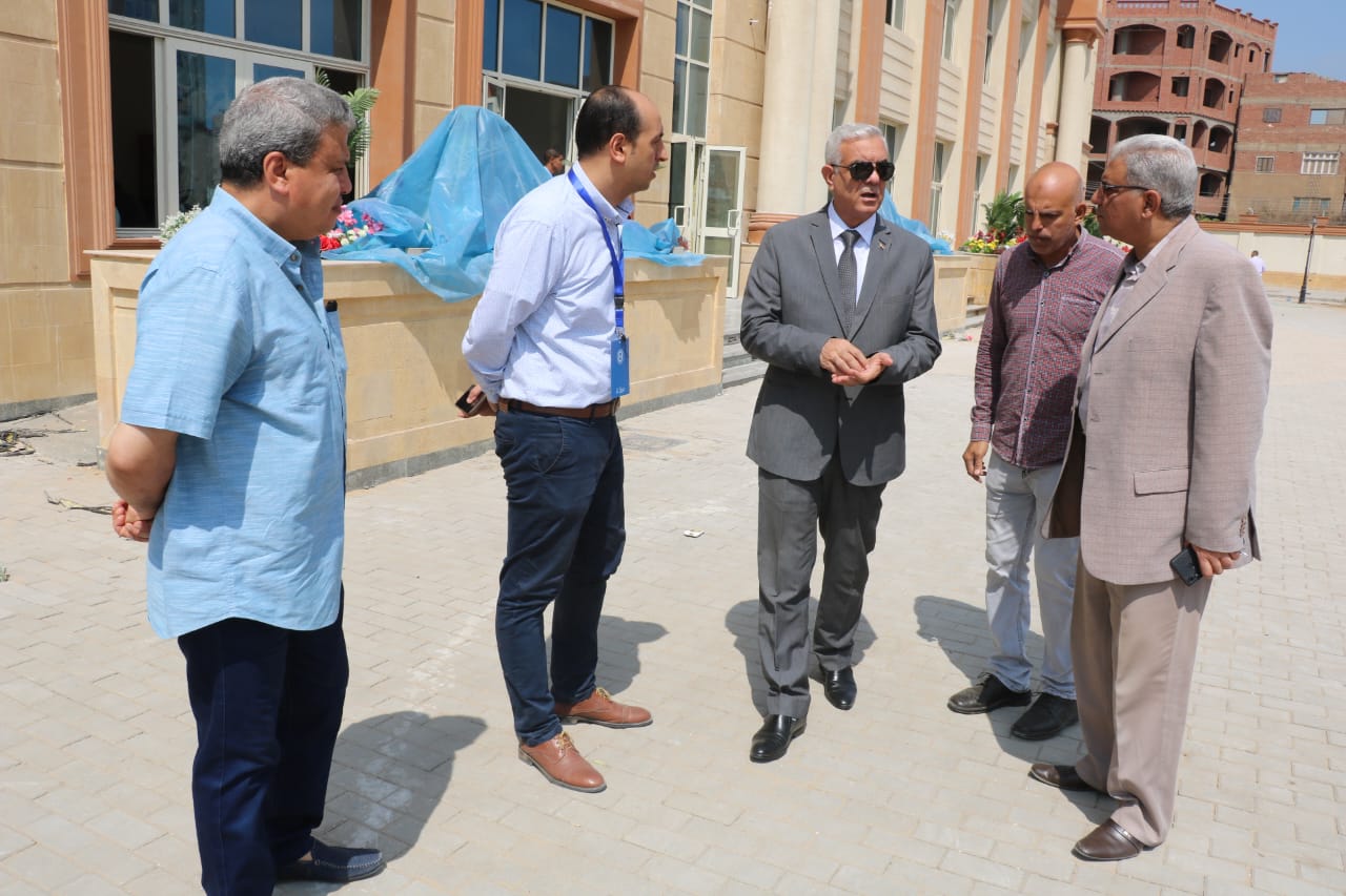 جولة رئيس جامعة المنوفية 