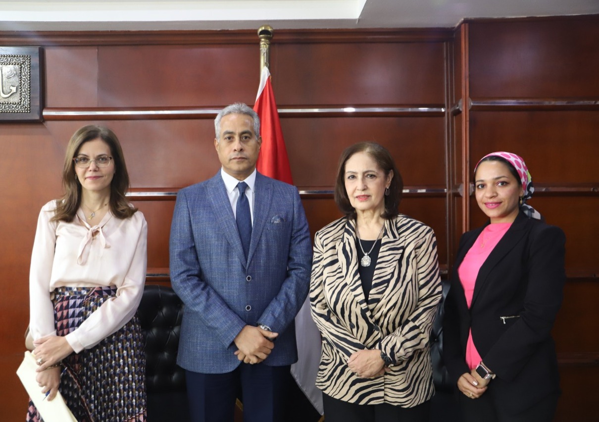 وزير القوى العاملة