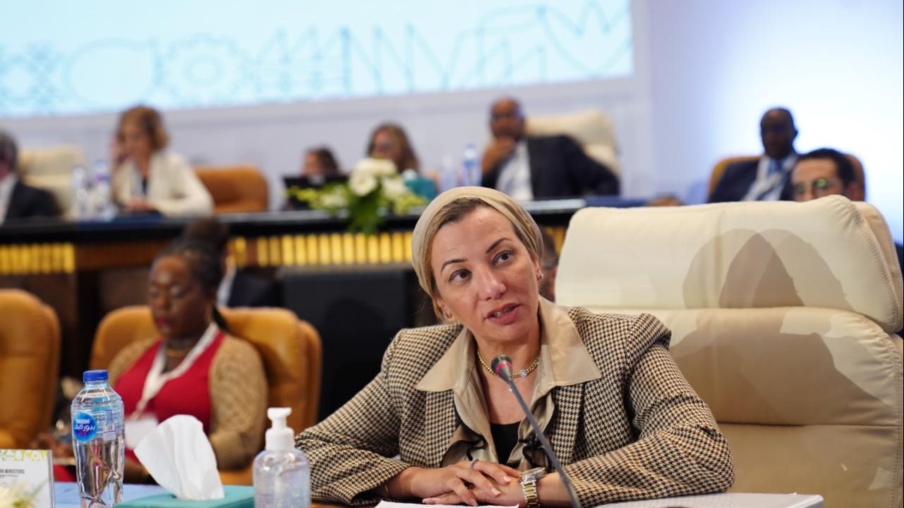 وزيرة البيئة