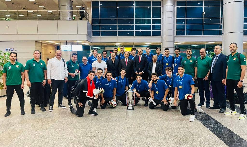 استبقال منتخب اليد بمطار القاهرة