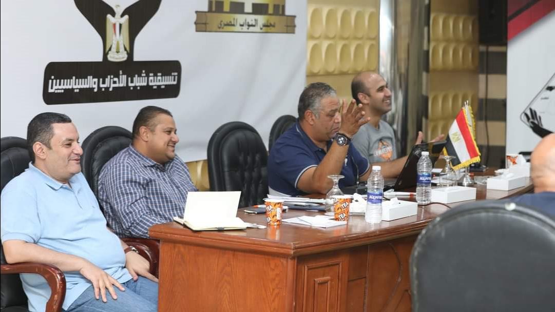 معسكر الهيئة البرلمانية للتنسيقية يعقد جلسته الأولي