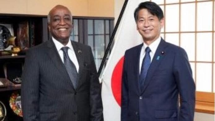  سفير مصر ووزير الدولة الياباني للشئون الخارجية