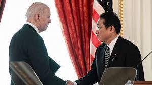 فوميو كيشيدا وجو بايدن