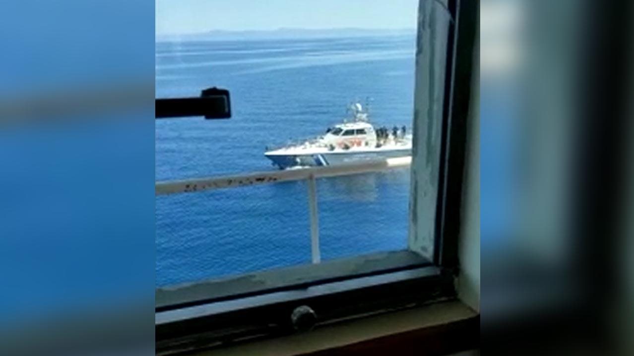 اليونان تطلق النار على سفينة تركية