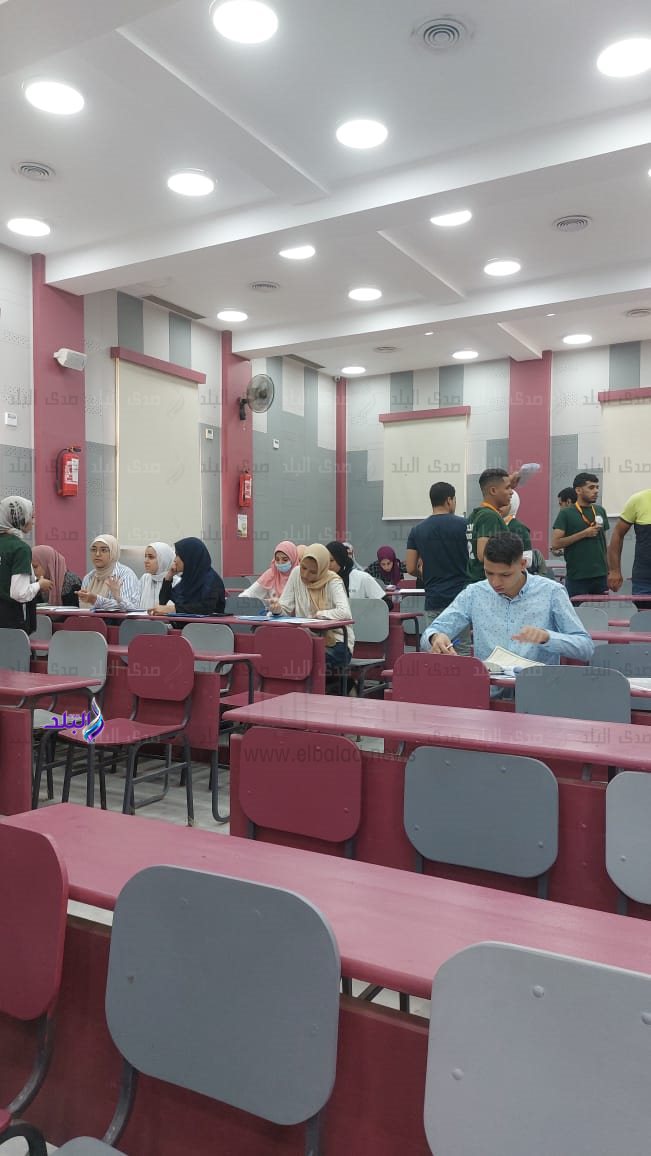 كلية العلوم بجامعة عين شمس تستقبل طلابها الجدد