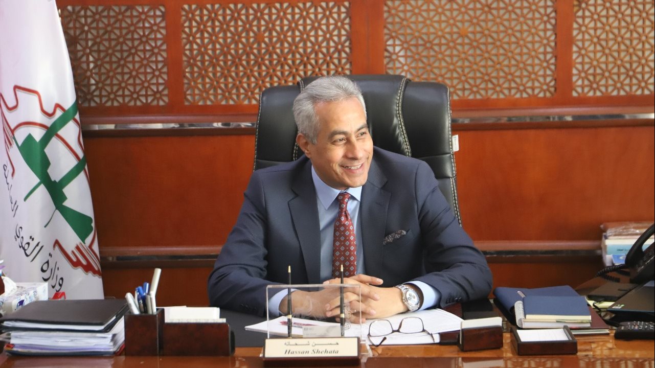 وزير القوى العاملة