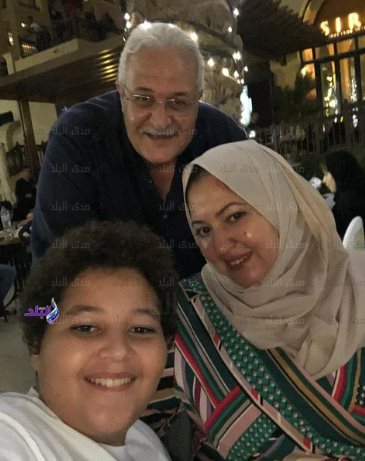شقيق دلال عبد العزيز وابنه حازم وزوجته كنزي