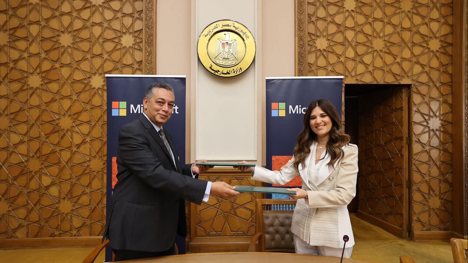 مذكرة تفاهم بين وزارة الخارجية ومايكروسوفت العالمية