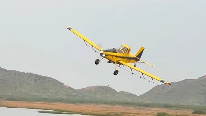 طائرة لمحاربة البعوض في السعودية 
