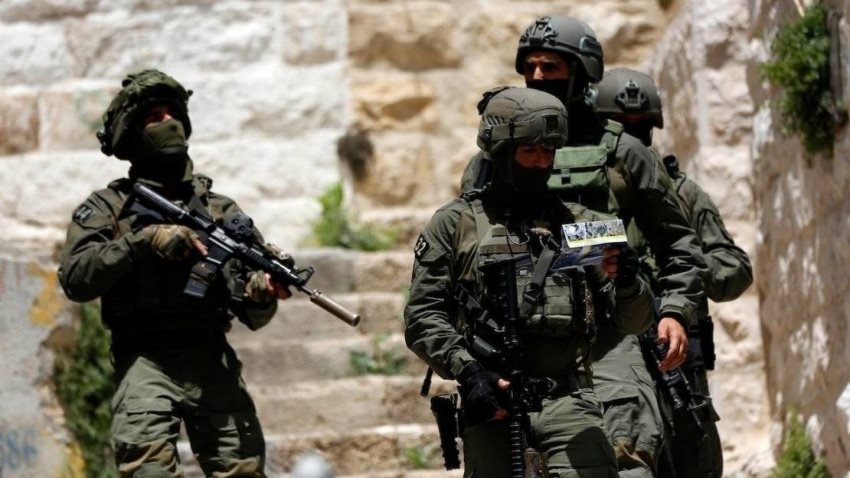 صحيفة إسرائيلية: شن عملية عسكرية واسعة في جنين والضفة