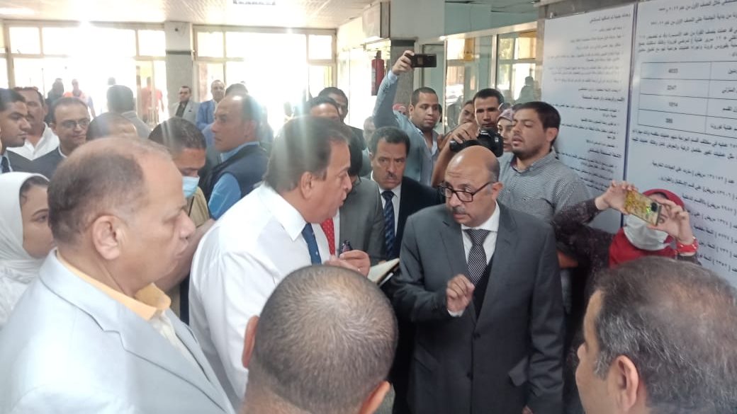 وزير الصحة والسكان في مستشفى الإيمان العام بأسيوط 