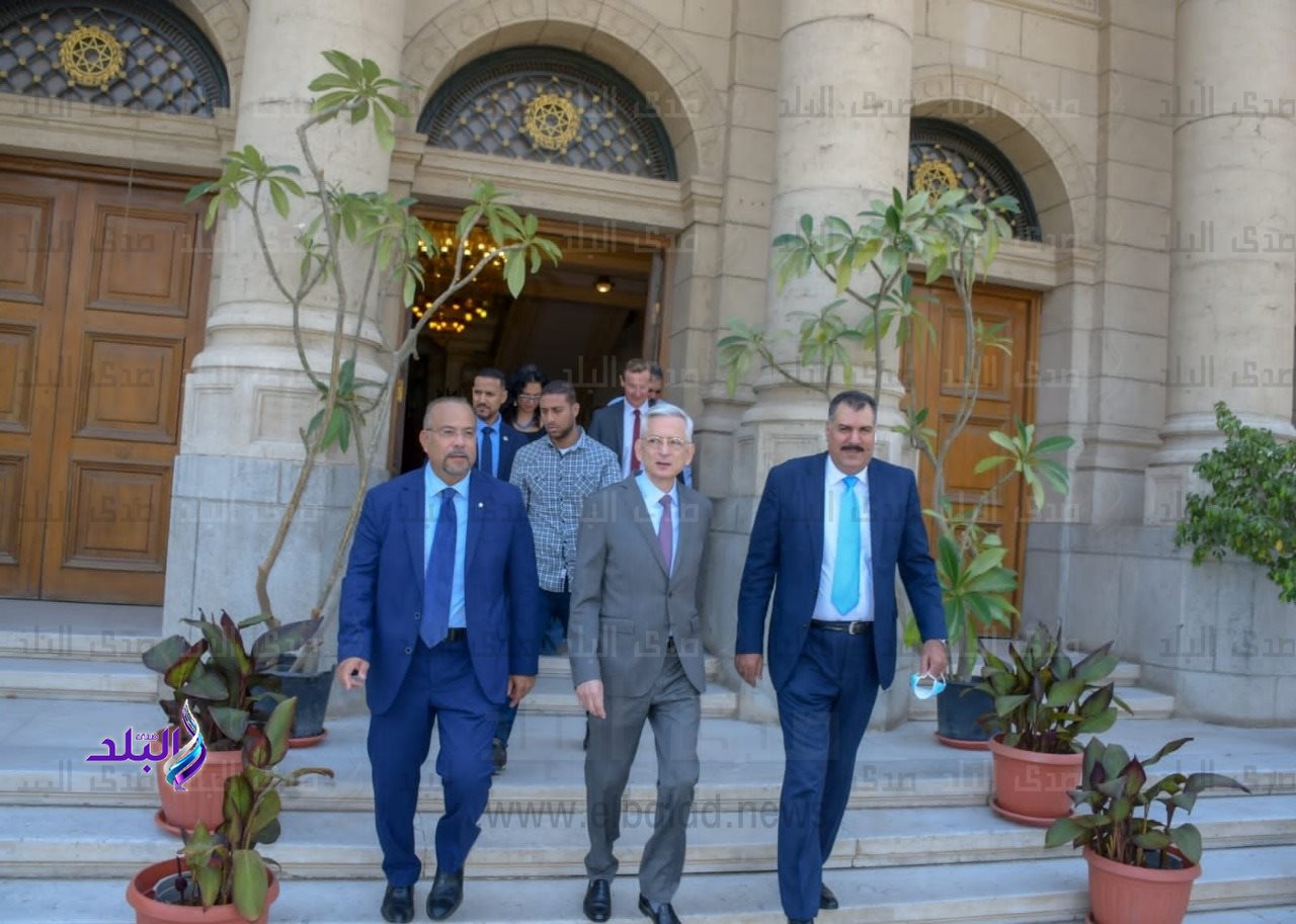 استقبال سفير فرنسا بالقاهرة بمقر معهد قانون الأعمال الدولية