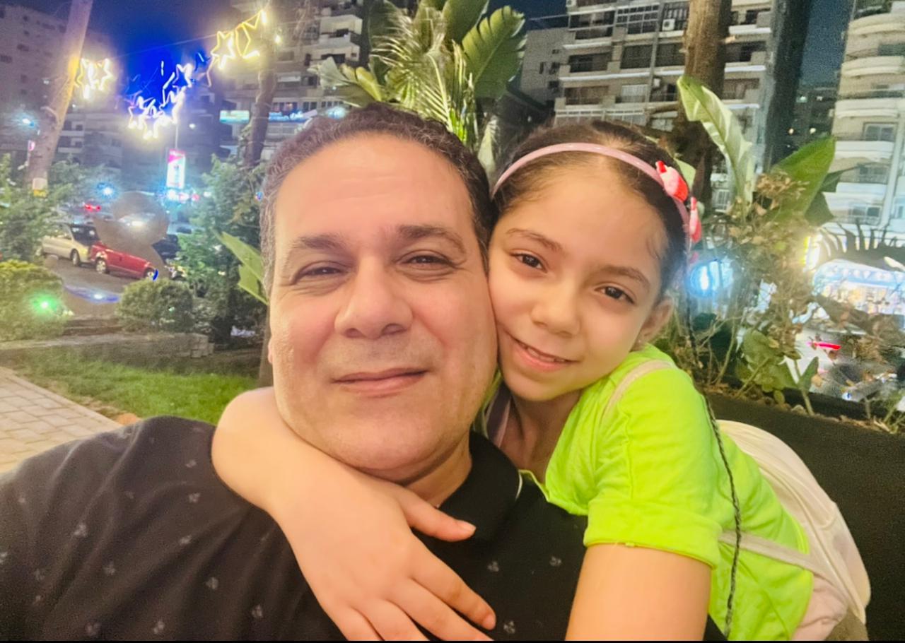 الشيخ مظهر شاهين وابنته