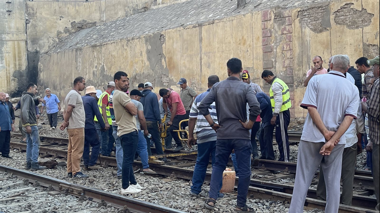 صيانة القطبان بمحطة دمنهور 