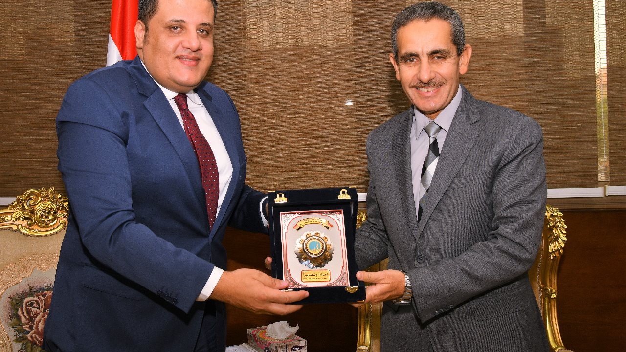 محافظ الغربية 