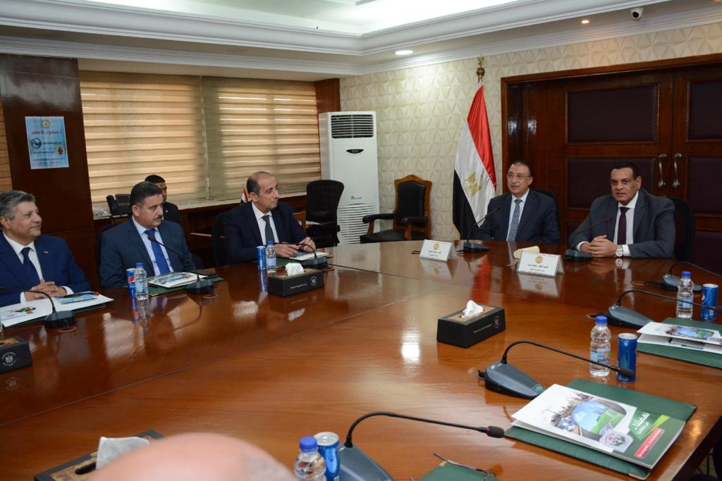 وزير التنمية المحلية  ومحافظ الإسكندرية 