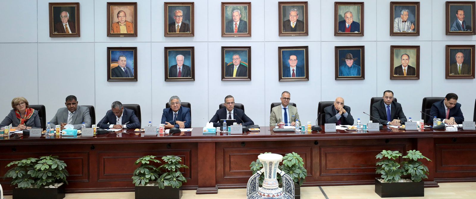 وزير السياحة والآثار 