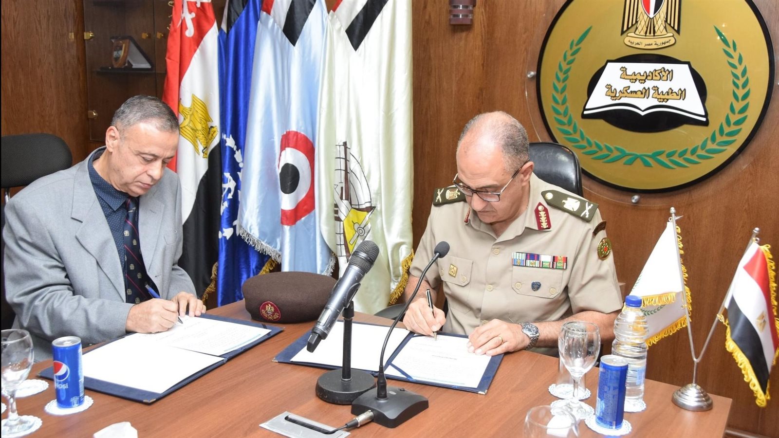 صورة من توقيع البروتوكول