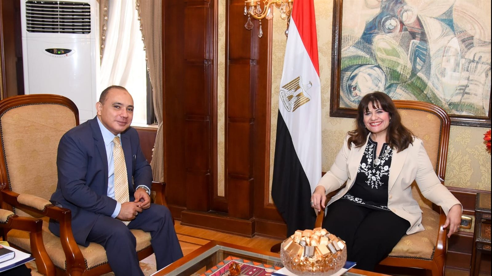 وزيرة الهجرة