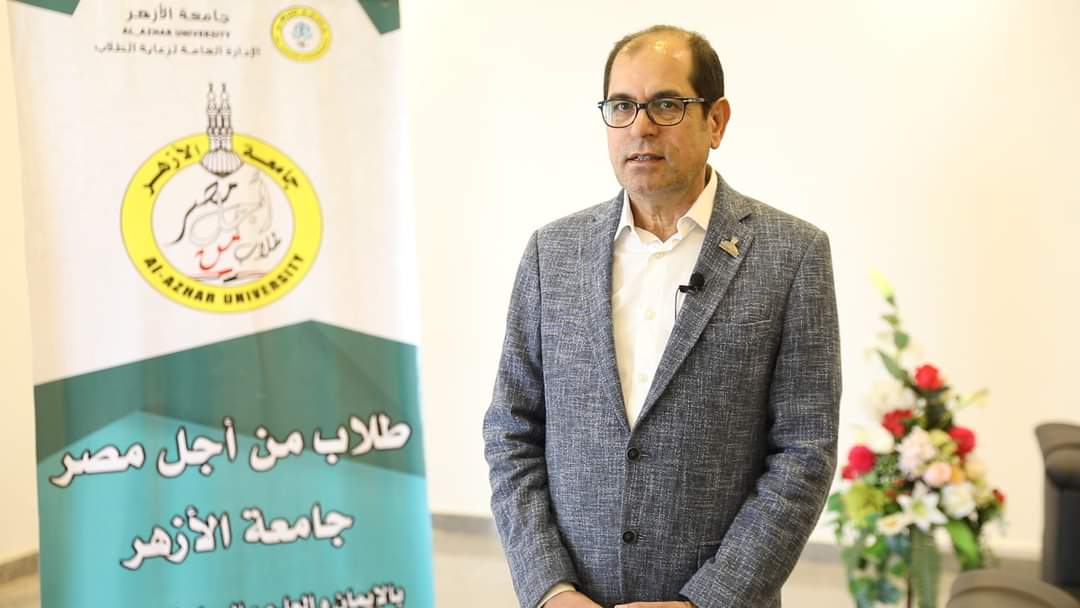 الدكتور يوسف عامر 