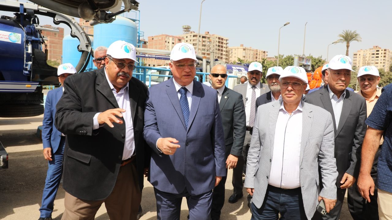محافظ القاهرة خلال الجولة