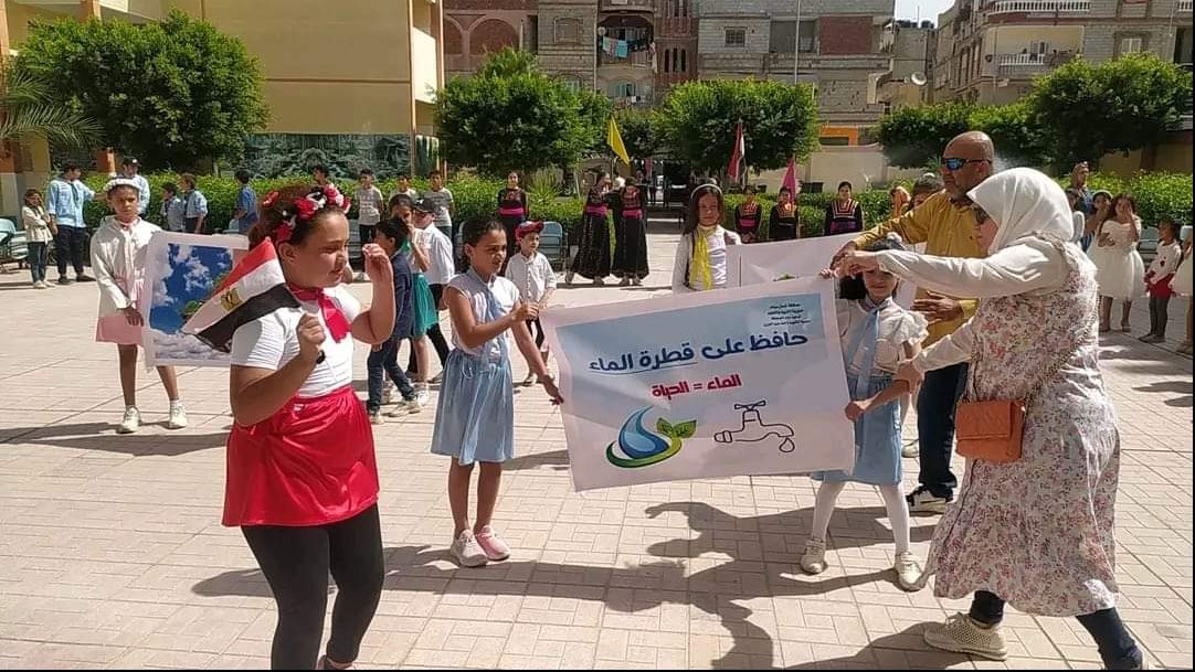 ممارسة الأنشطة التعليمية بمدارس سيناء 