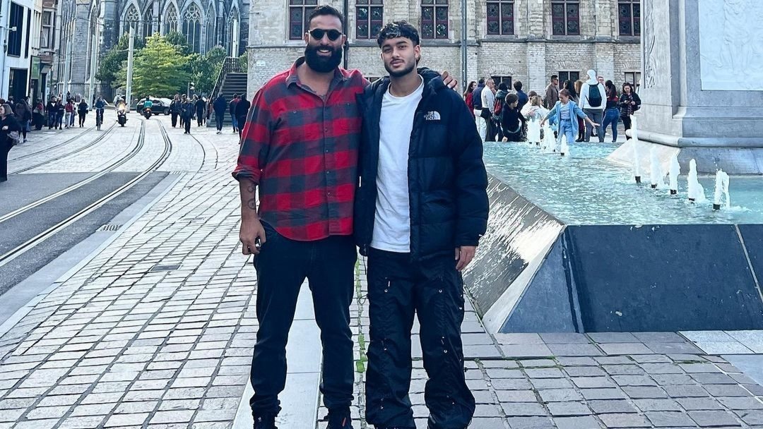 ميدو وابنه علي