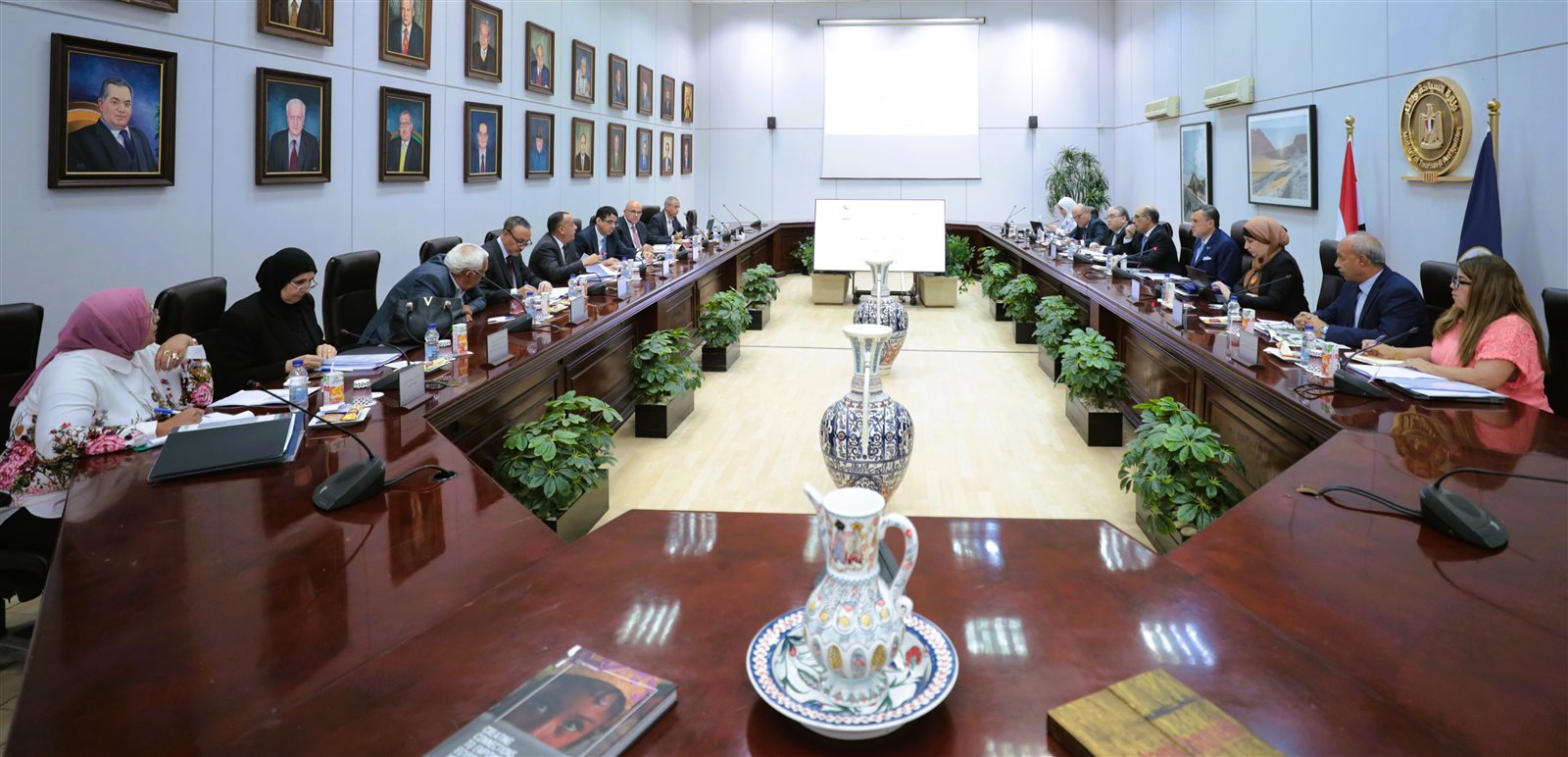 وزير السياحة والآثار 