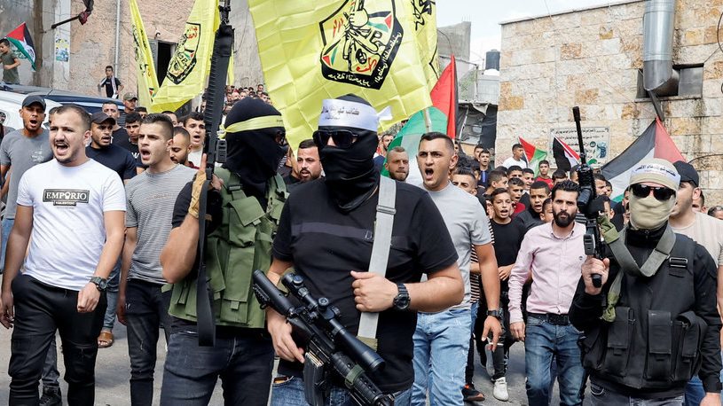 سقوط شهداء وجرحي.. اشتباك عنيفة بين قوات إسرائيلية فلسطينيين